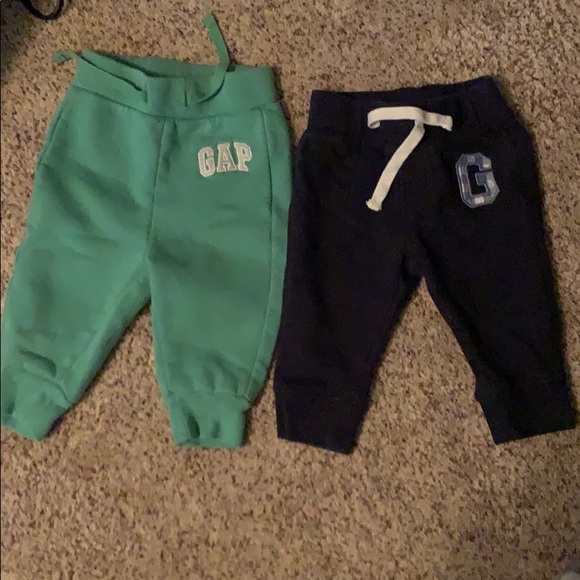 Baby Gap winter bundle 6-12 month - Picture 2 of 3